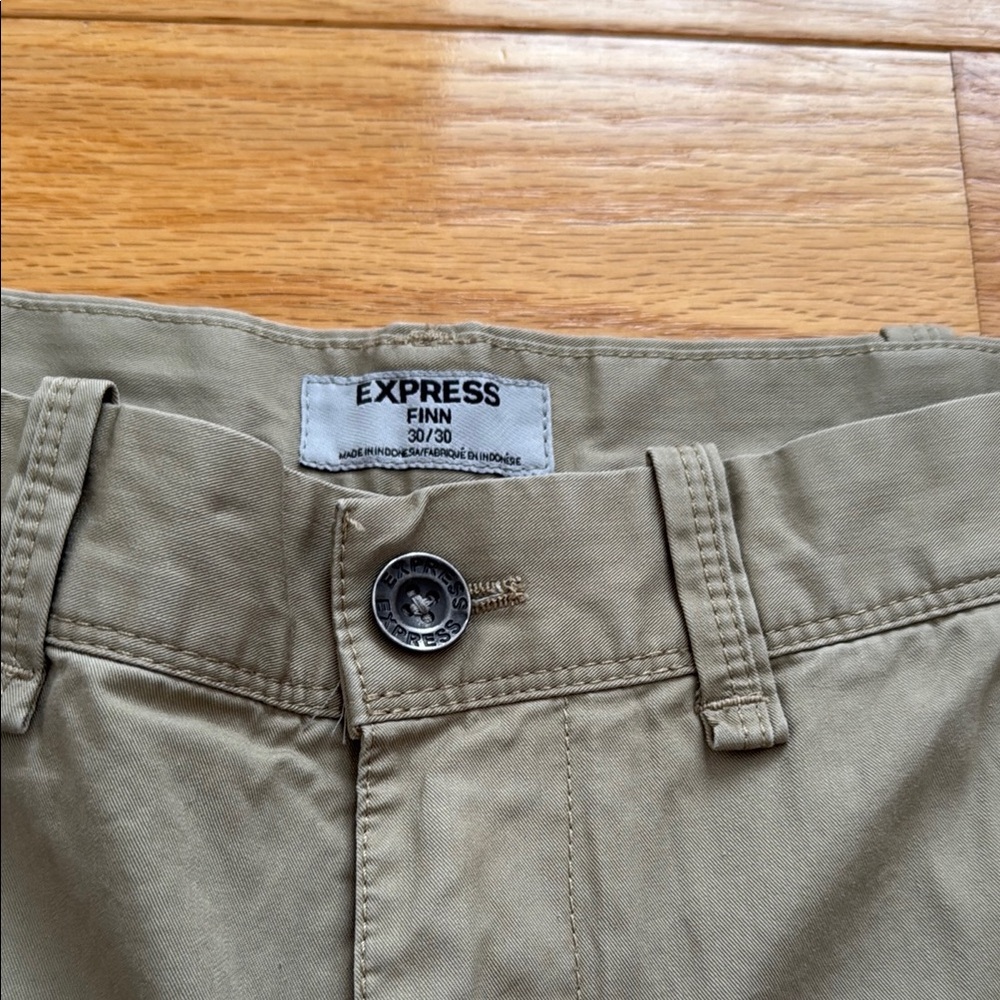 Express Tan Chinos for Casual Elegance